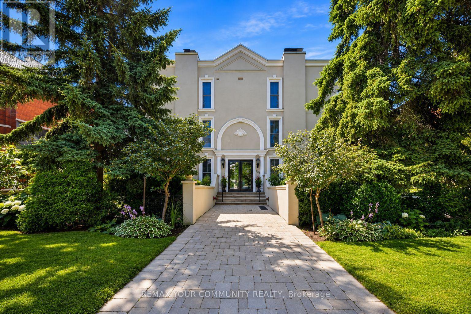 3 - 105 HEATH STREET W