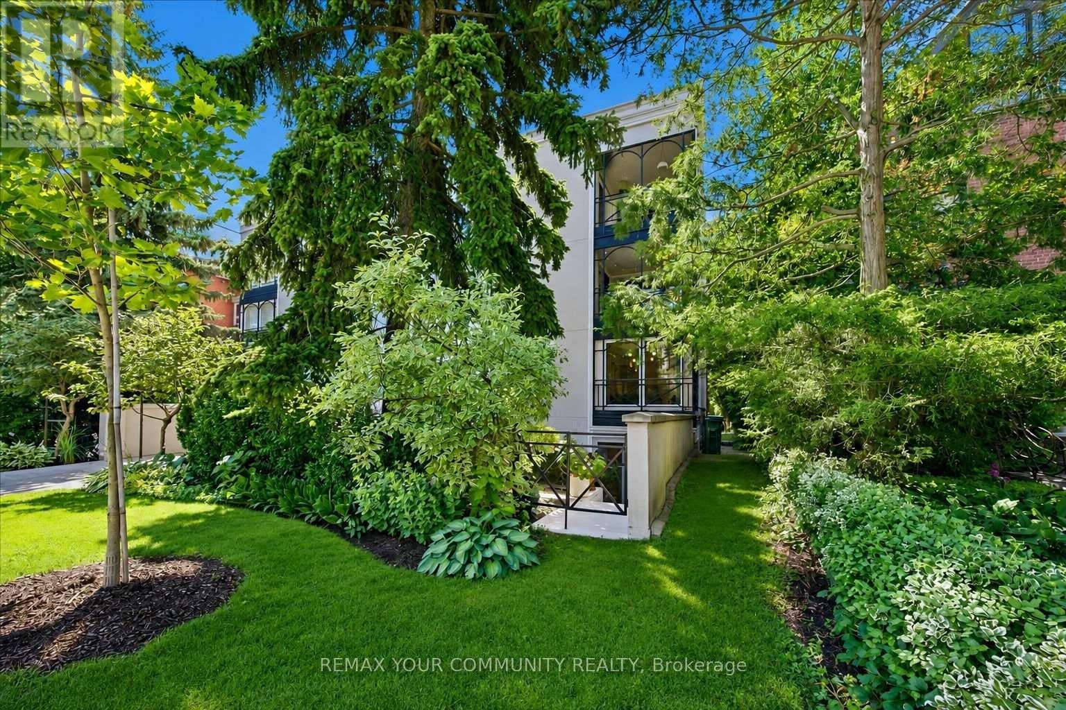 3 - 105 HEATH STREET W