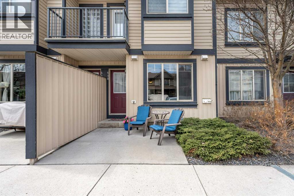 410, 121 Copperpond Common SE