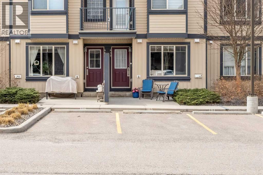 410, 121 Copperpond Common SE
