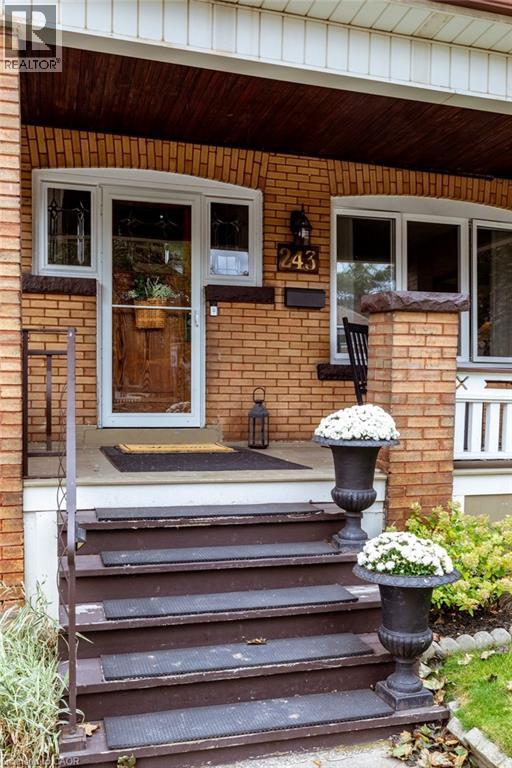 243 GROSVENOR Avenue S