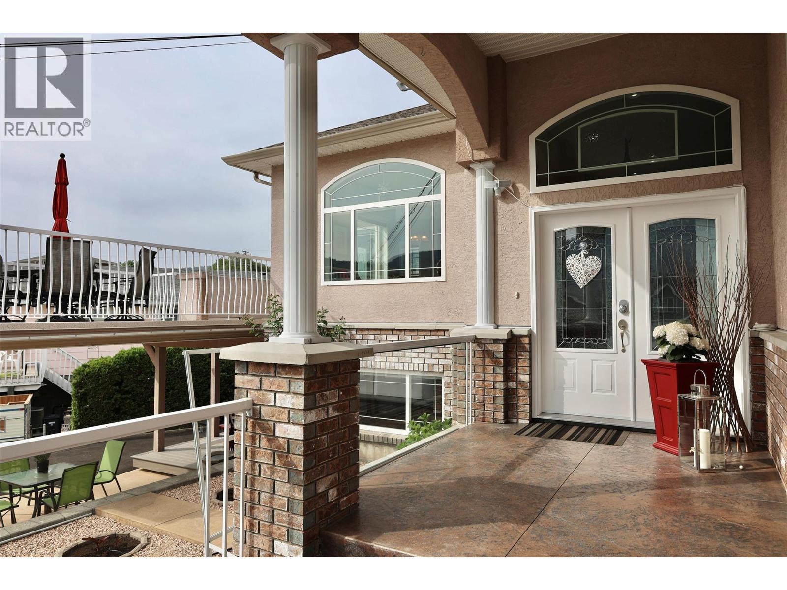 18 Magnolia Place