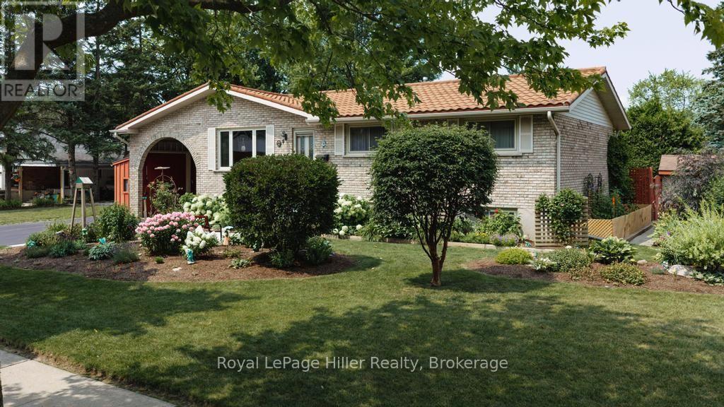 58 KEMP CRESCENT