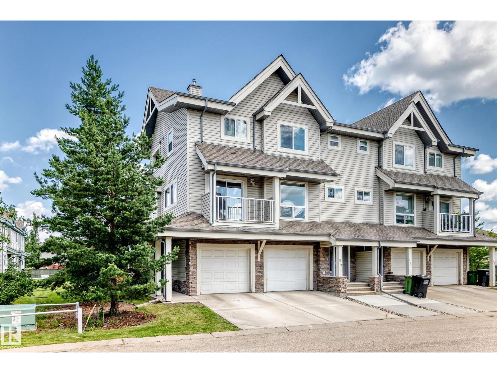 #54 12050 17 AV SW