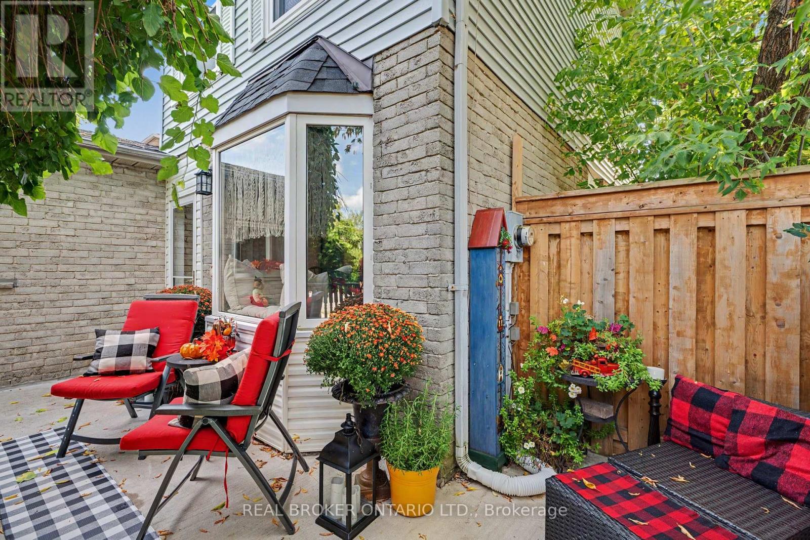 3260 WOODCROFT CRESCENT
