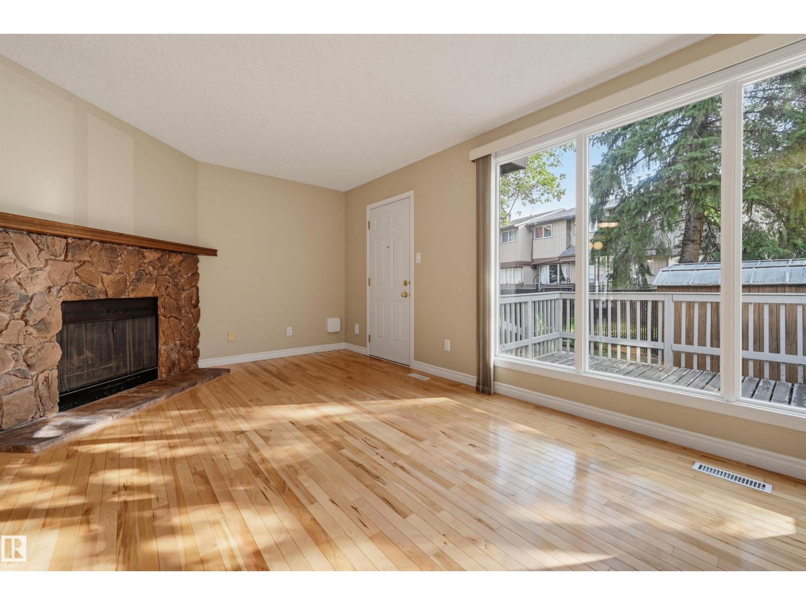 #139 10633 31 AV NW