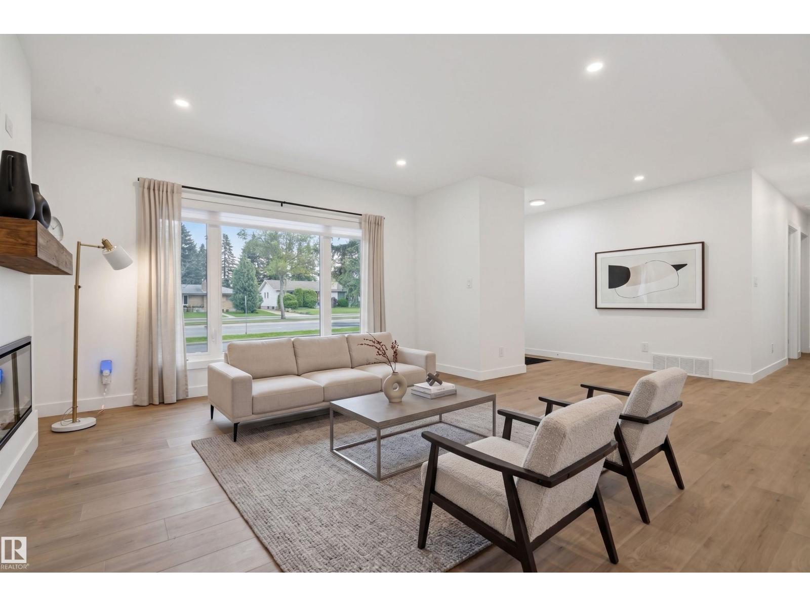 8604 142 ST NW