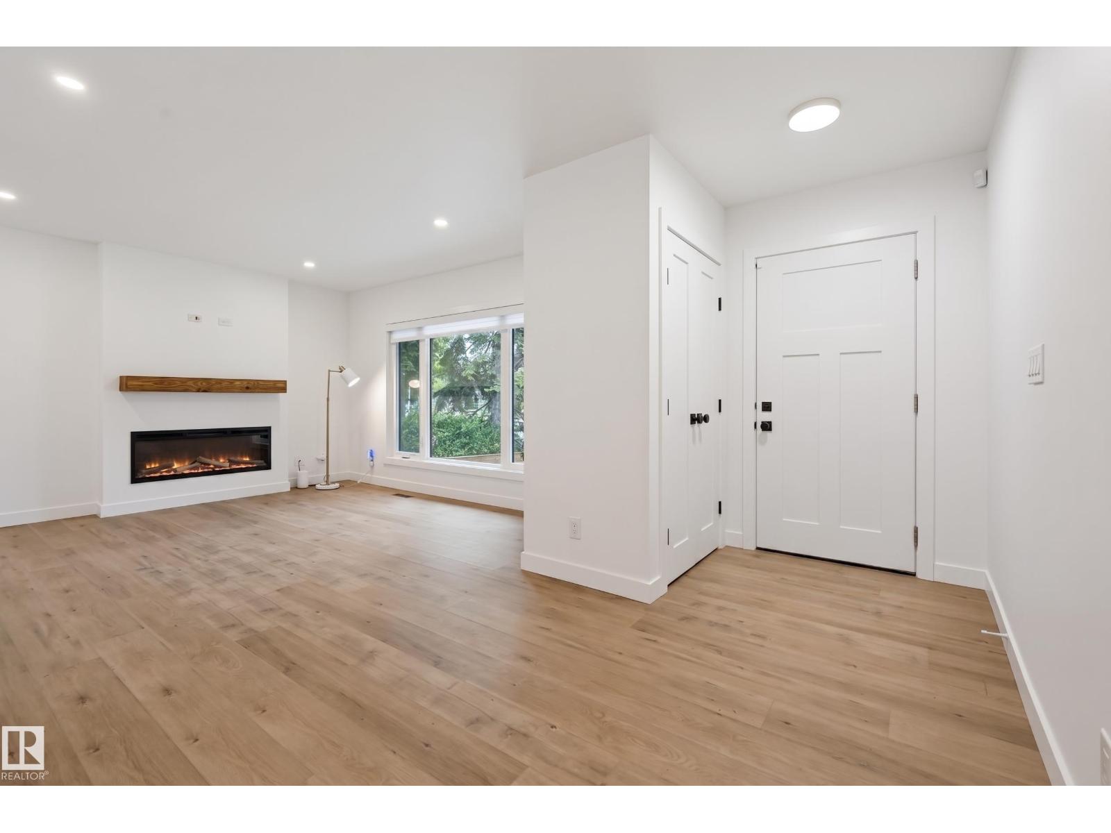 8604 142 ST NW