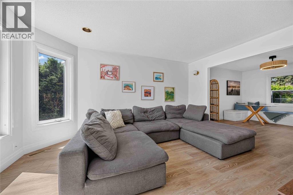 2468 Hamilton ROAD