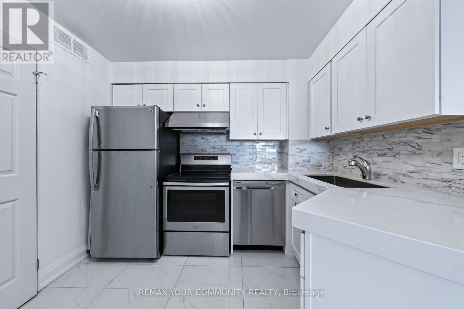 1011 - 8501 BAYVIEW AVENUE