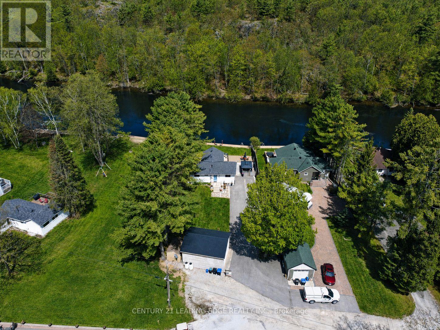 2996 MOYNES ROAD