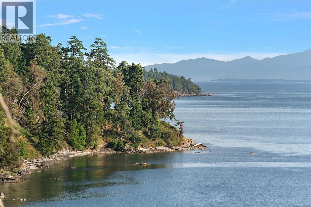 377 EVERGREEN LANE, SIDNEY ISLAND, BC V8L 5Y9 - Image 2347982188.jpeg?d=l
