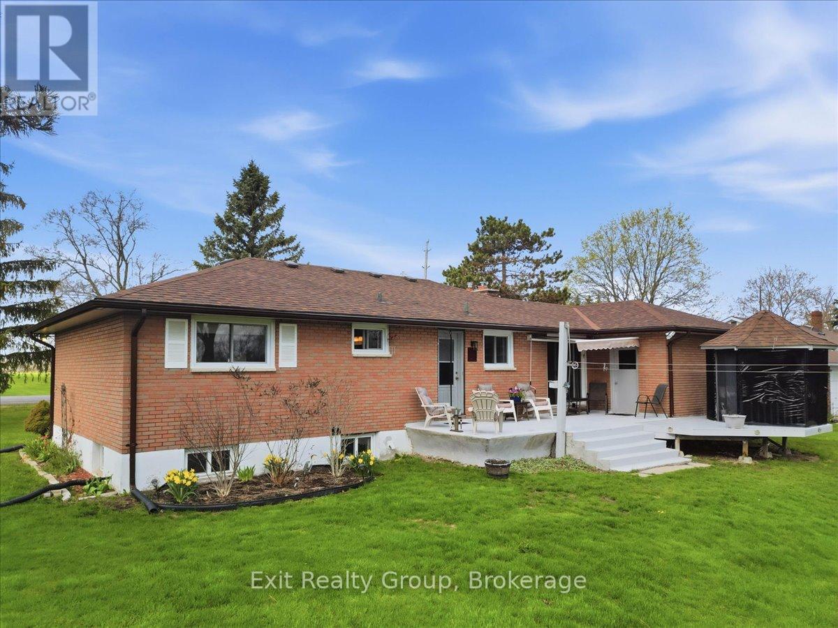 196 ELMWOOD DRIVE