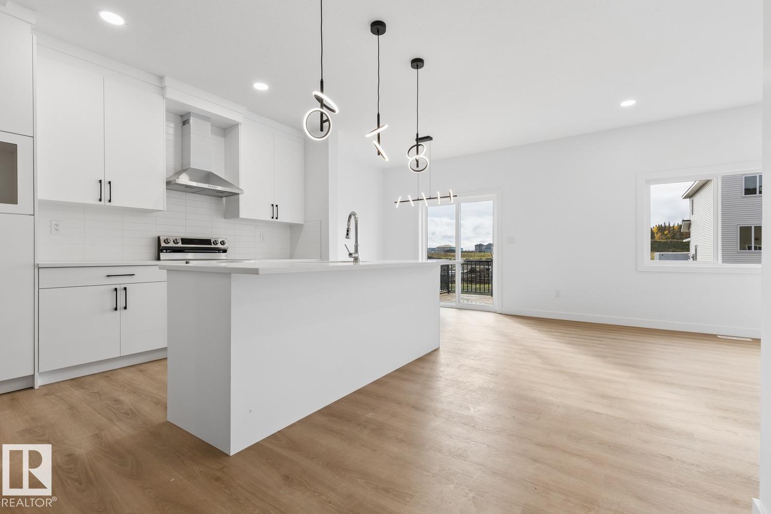 41 CALEDON CR