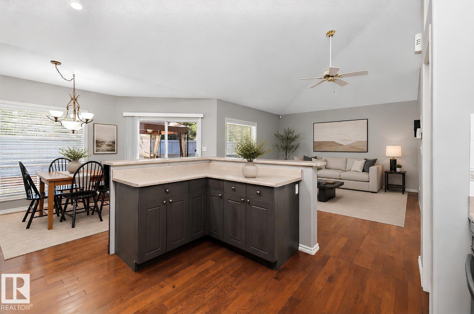 #123 215 BLACKBURN DR E SW