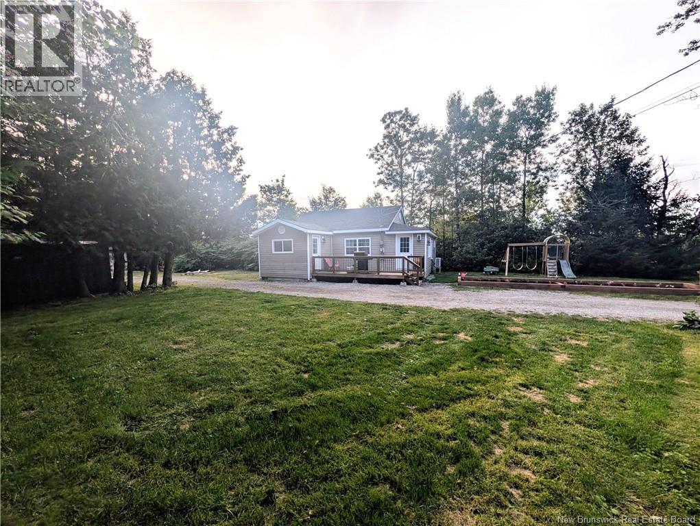 382 Eldersley Avenue - Photo 3