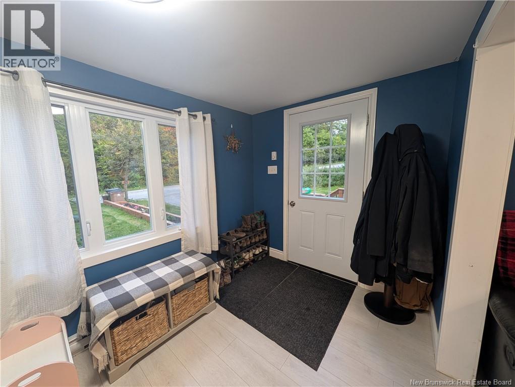 382 Eldersley Avenue - Photo 4