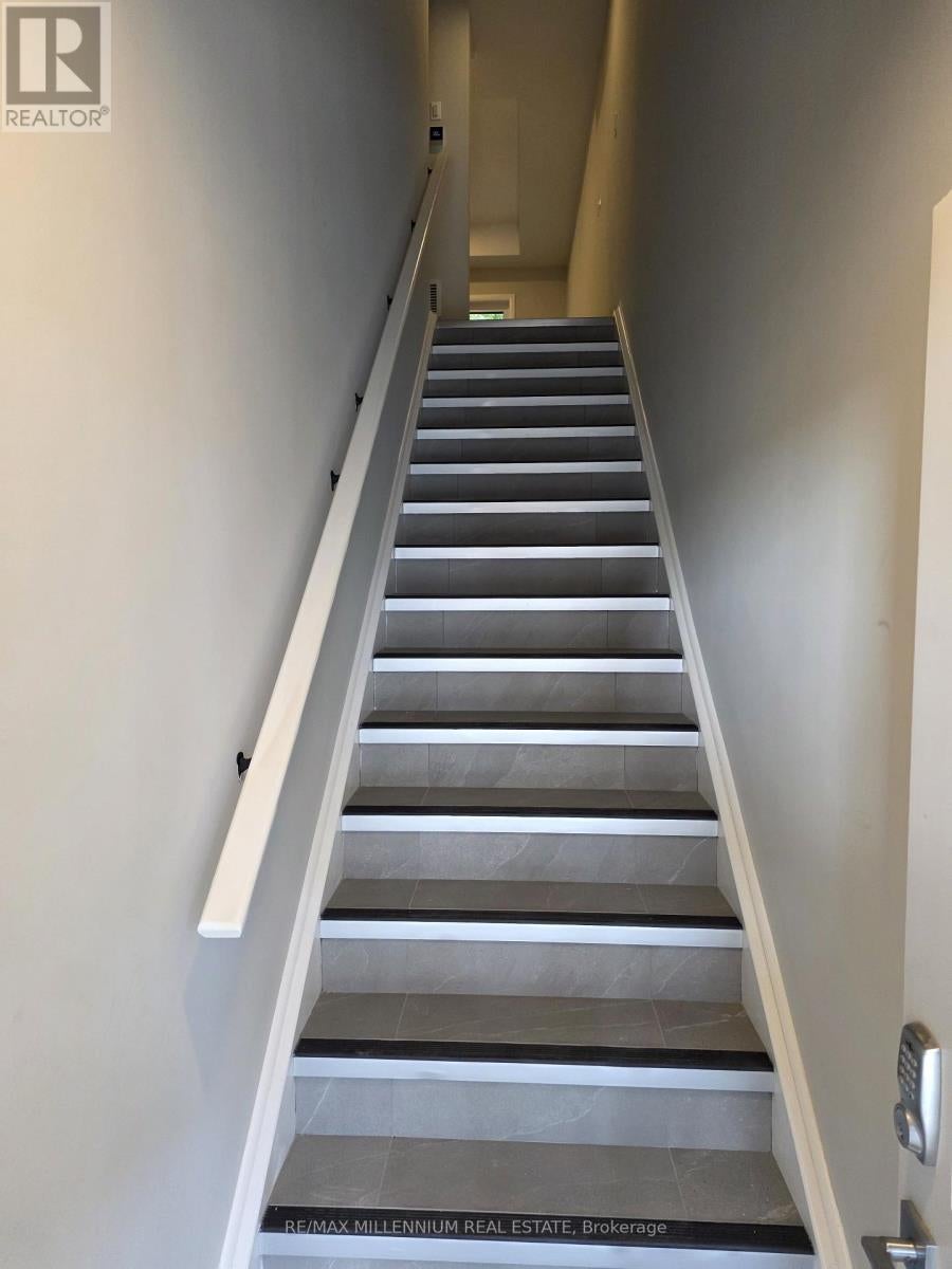320 - 708 WOOLWICH STREET