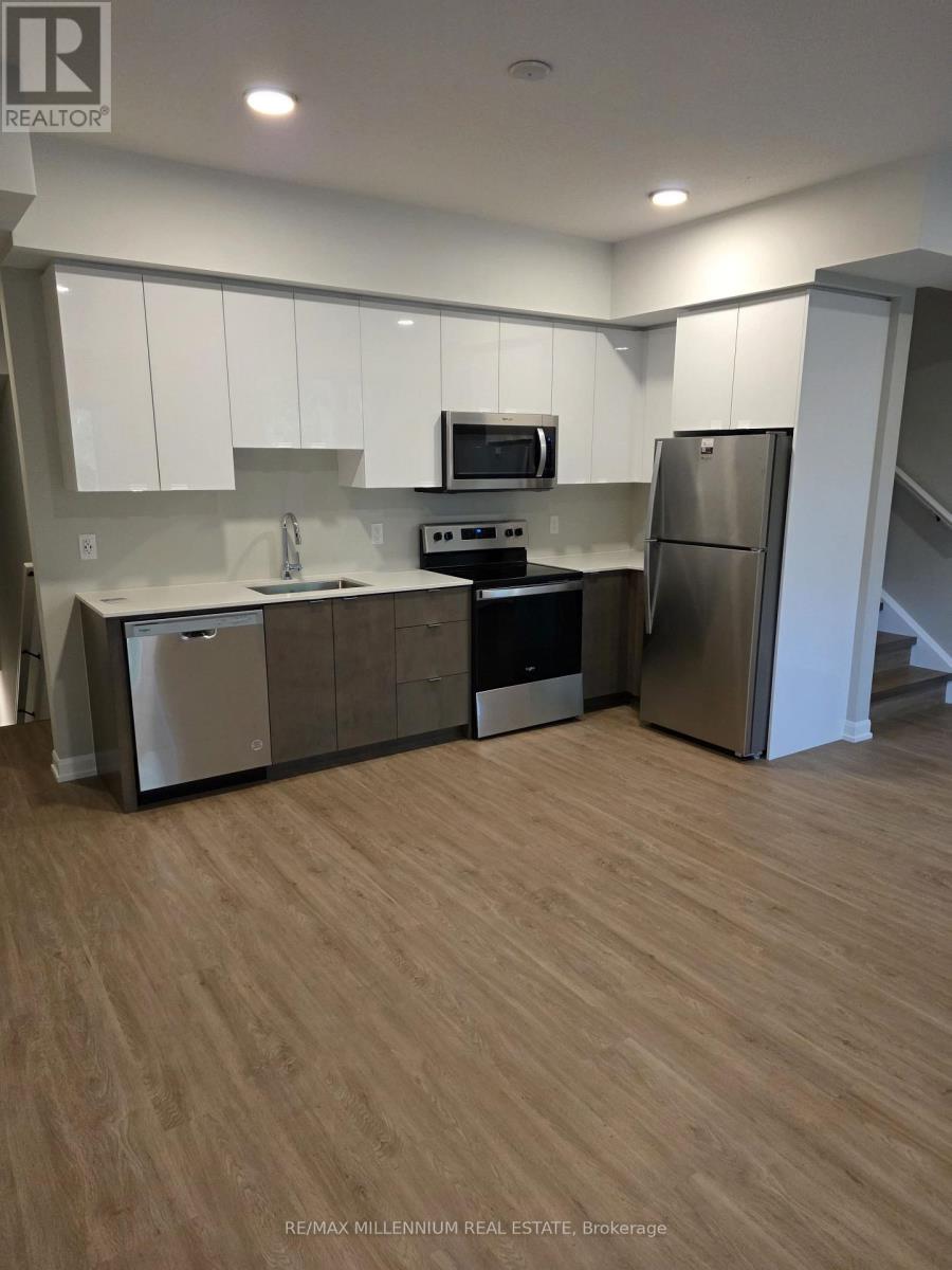 320 - 708 WOOLWICH STREET