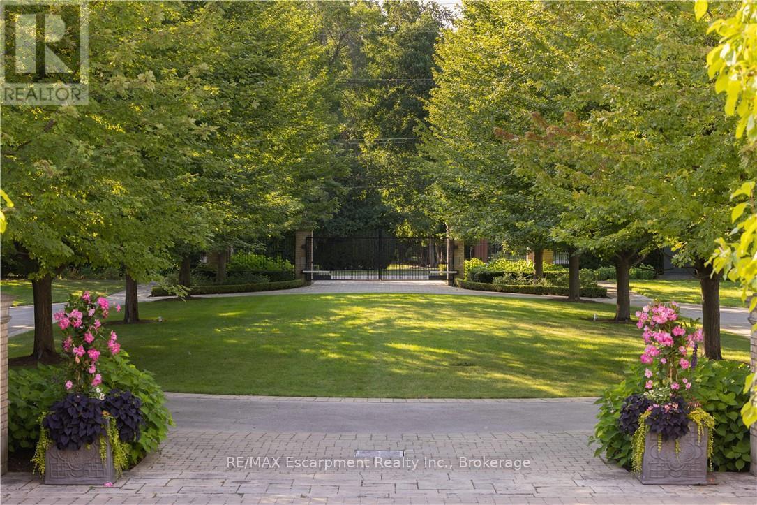 2054 LAKESHORE ROAD E