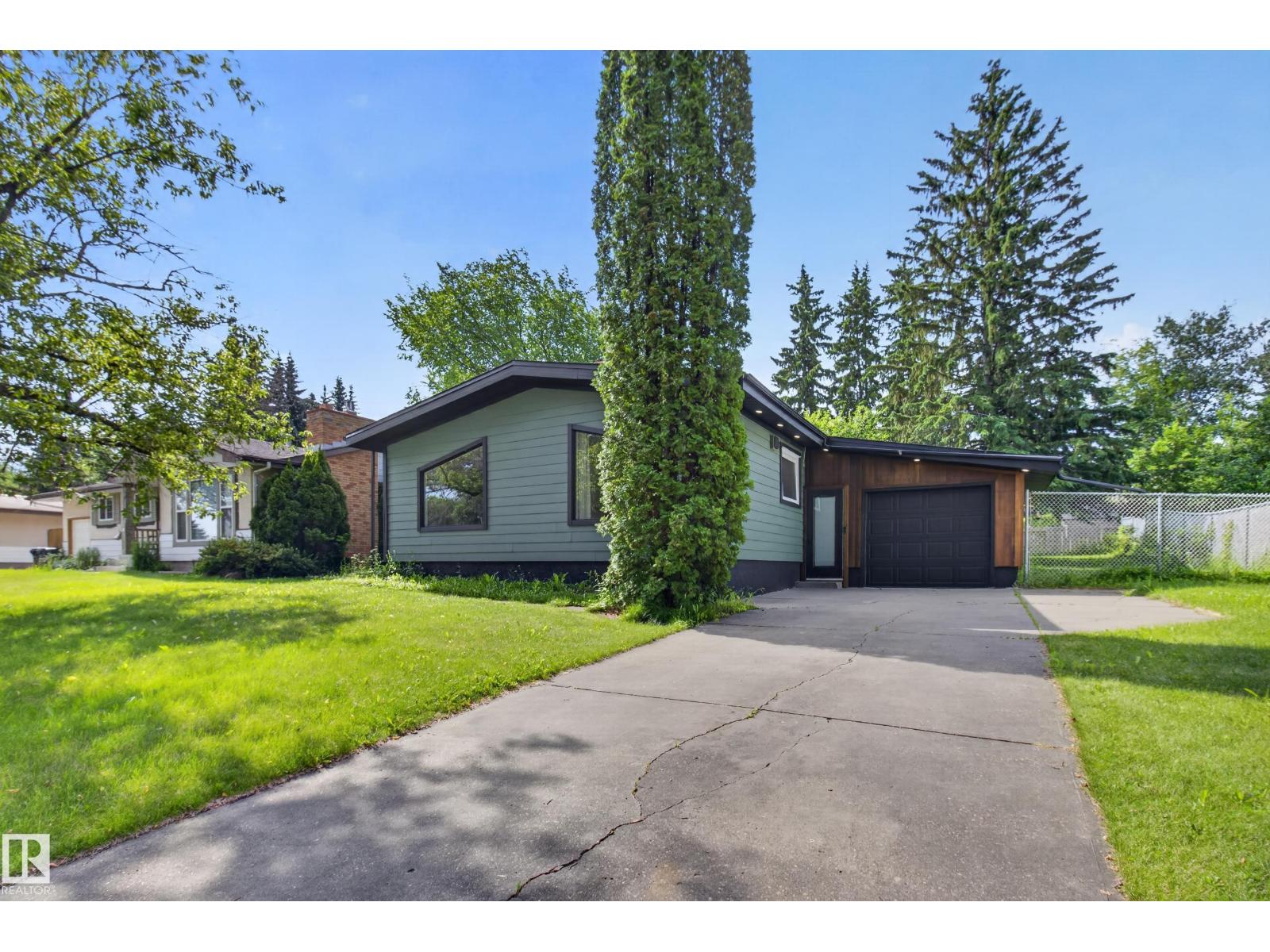 33 HAZEL ST