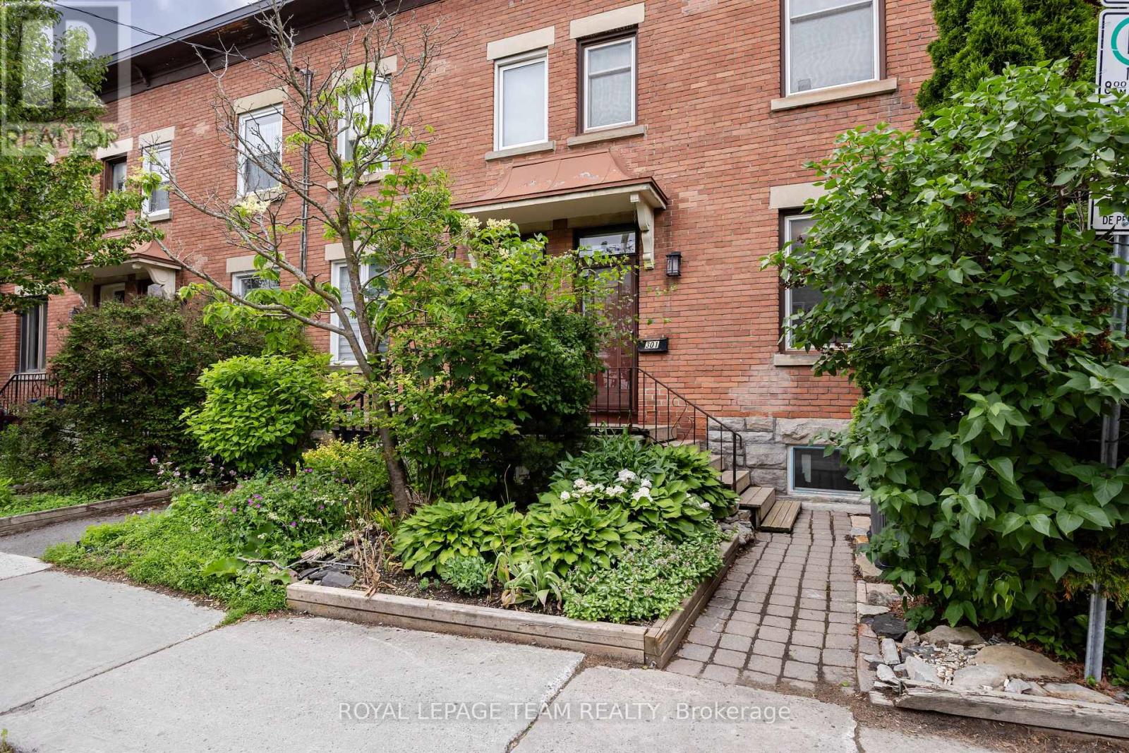 301 SOMERSET STREET E