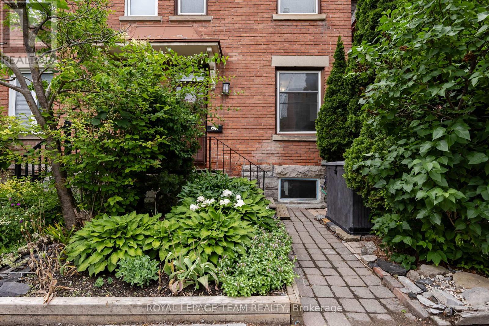 301 SOMERSET STREET E