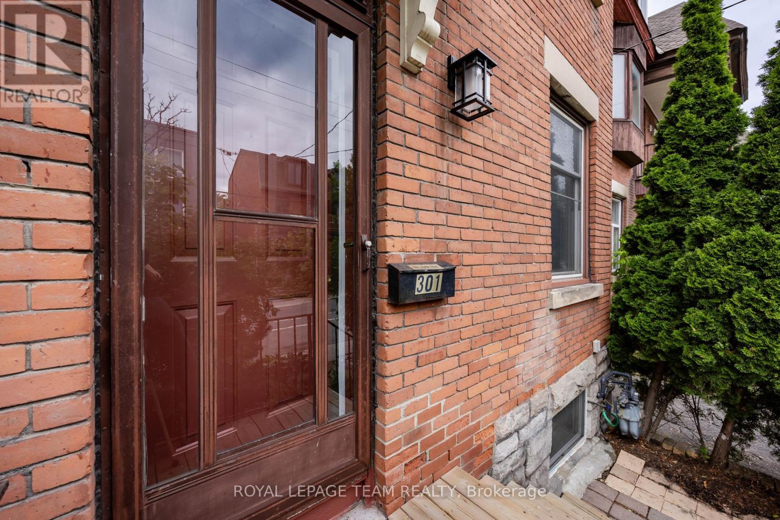 301 SOMERSET STREET E
