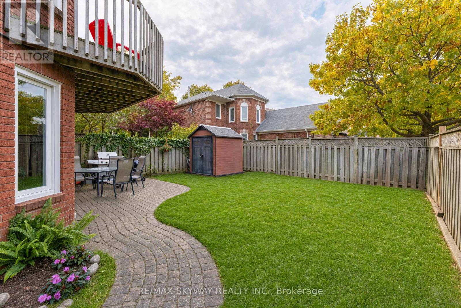 2040 LUMBERMAN LANE