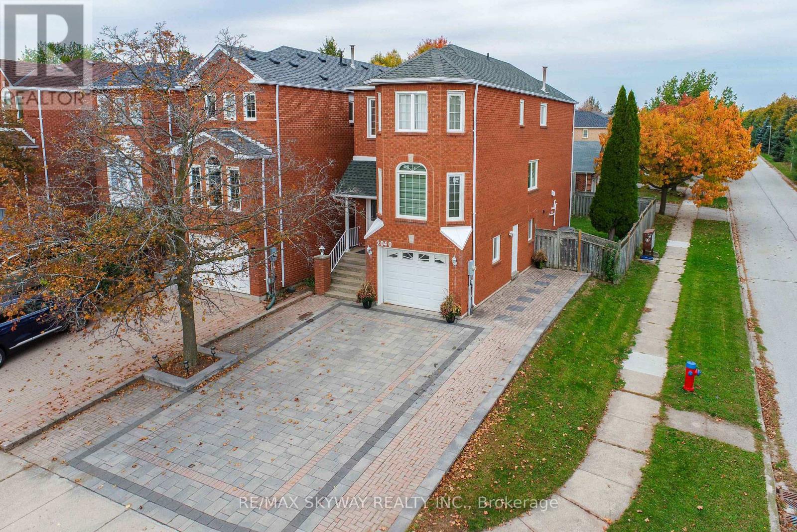 2040 LUMBERMAN LANE