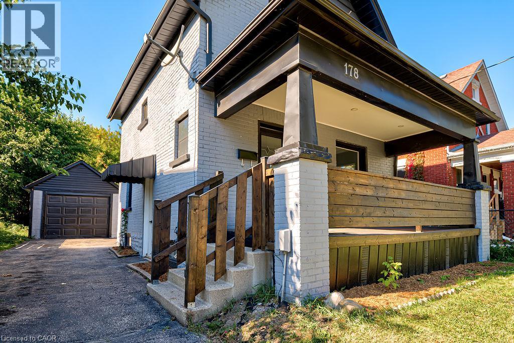 178 KENT Avenue
