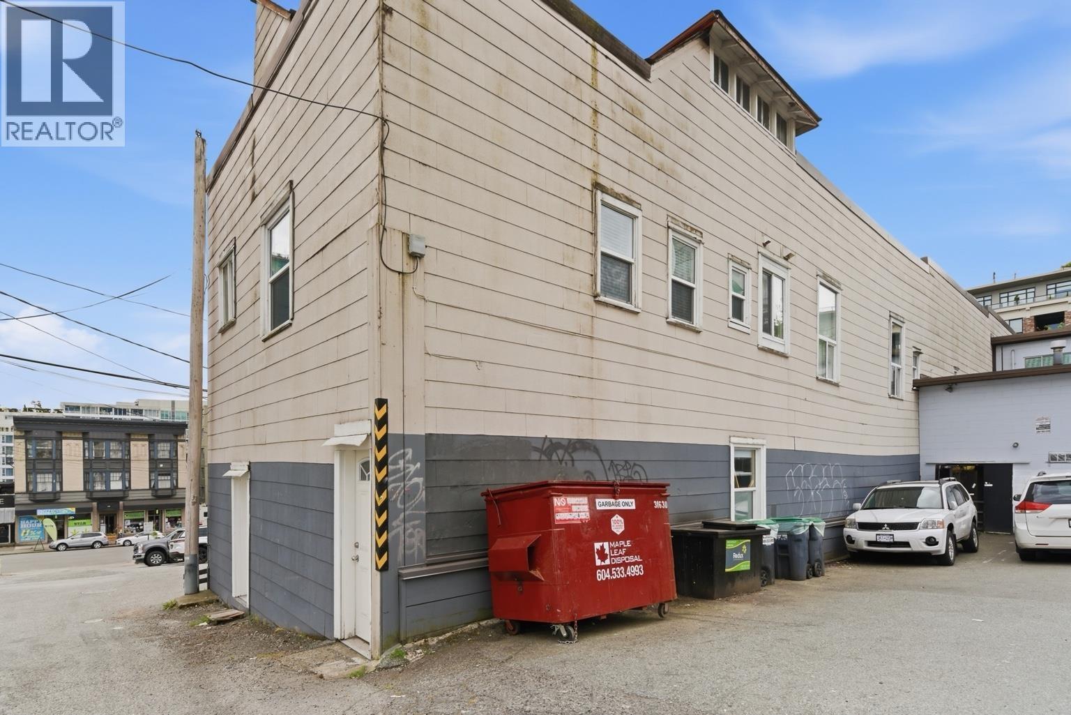 128 LONSDALE AVENUE