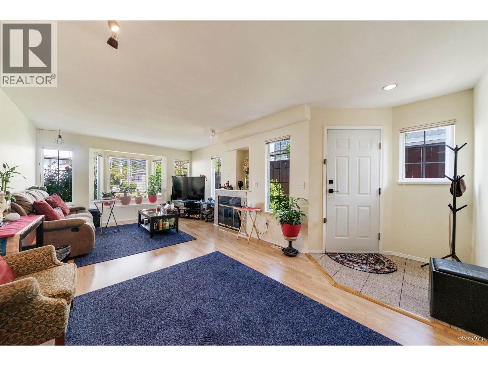 215 W 18TH STREET