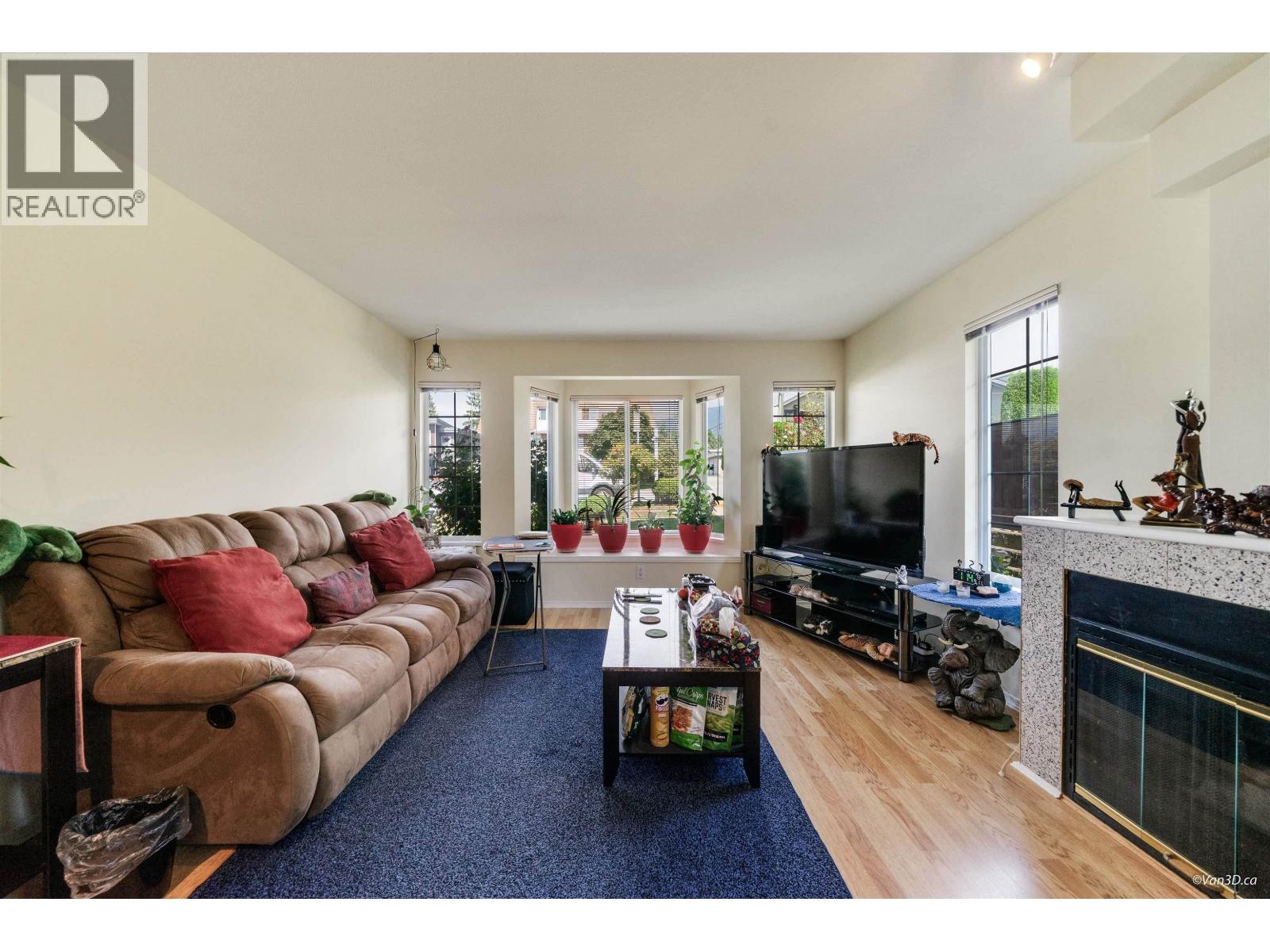 215 W 18TH STREET