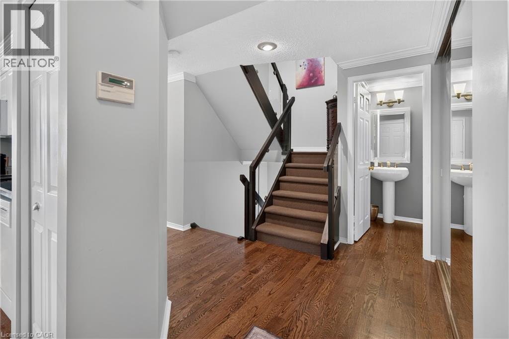 406 CRAIGLEITH Drive Unit# 1
