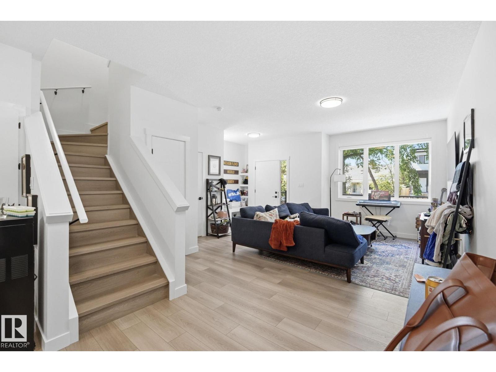11007 132 ST NW
