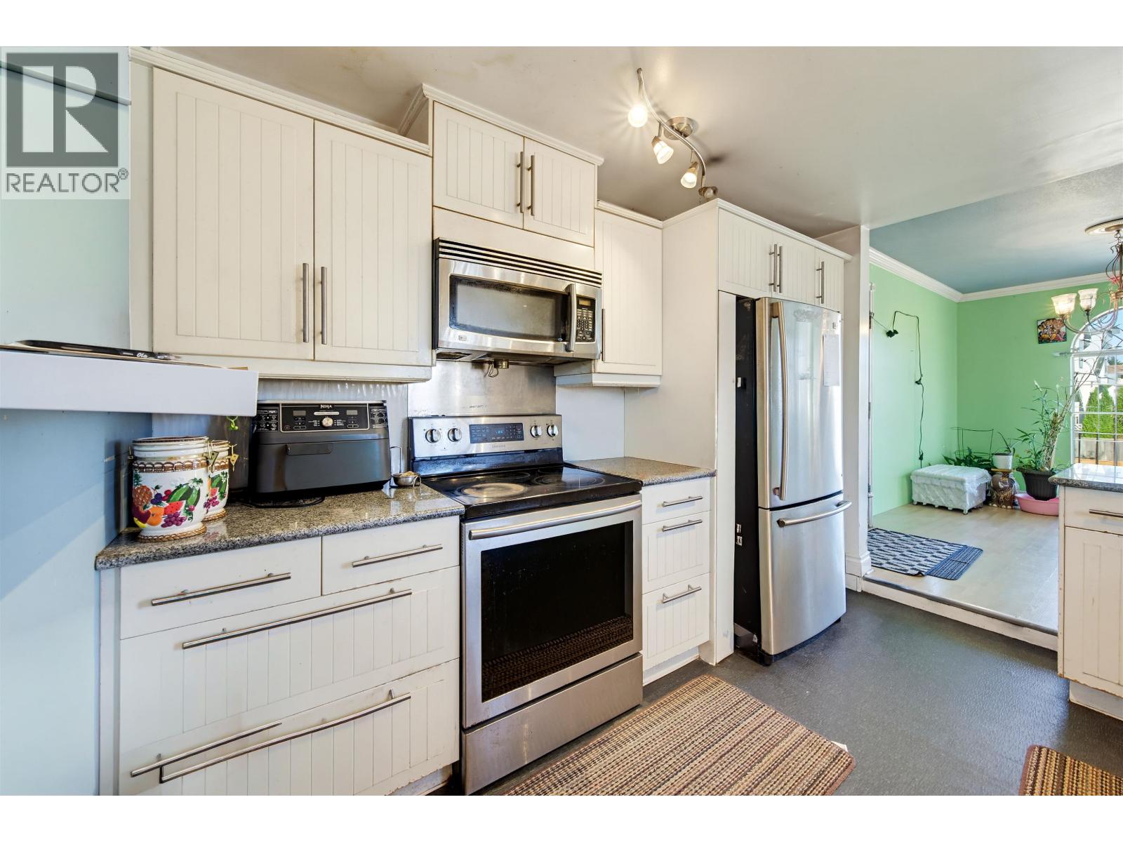 7524 4TH STREET