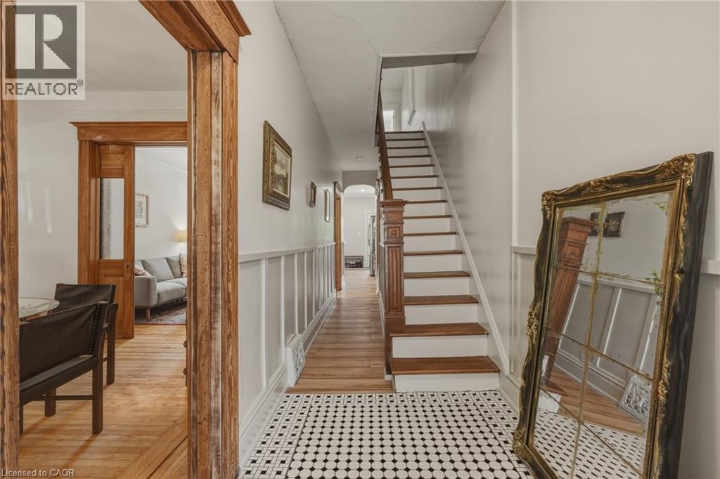 42 NIGHTINGALE Street