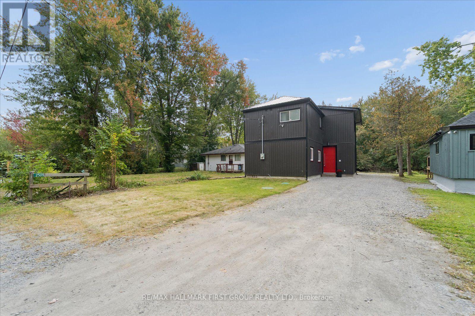 2509 TALBOT LANE
