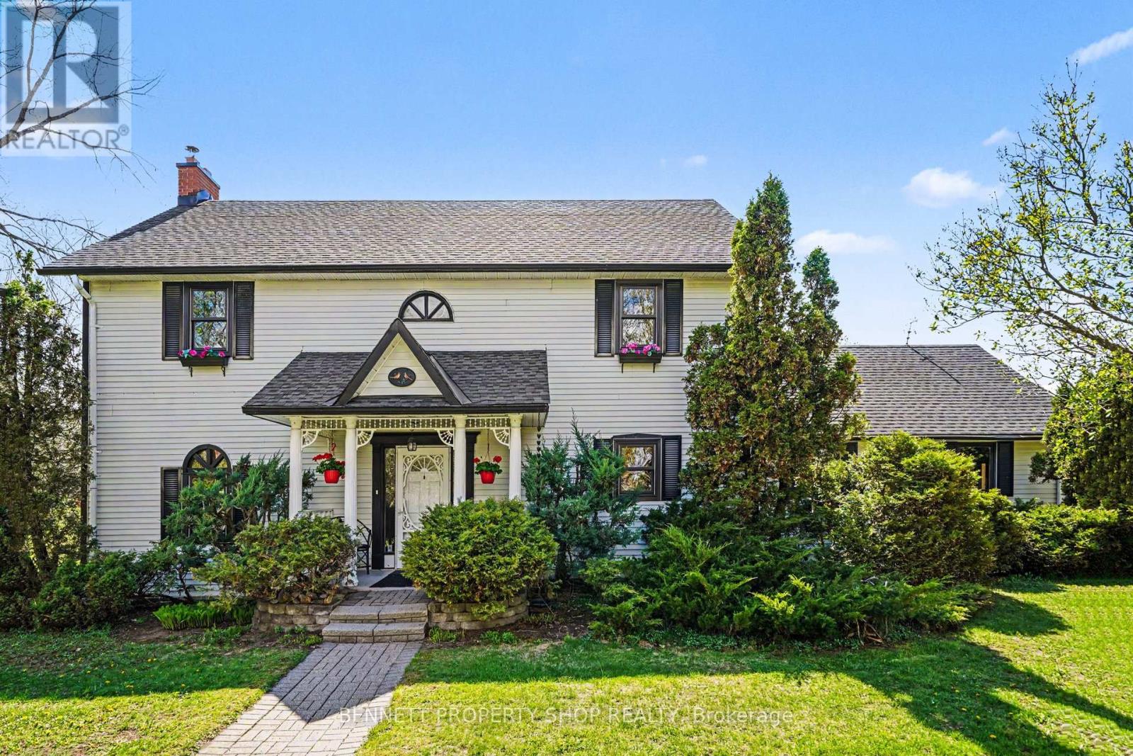 5696 MANOTICK MAIN STREET