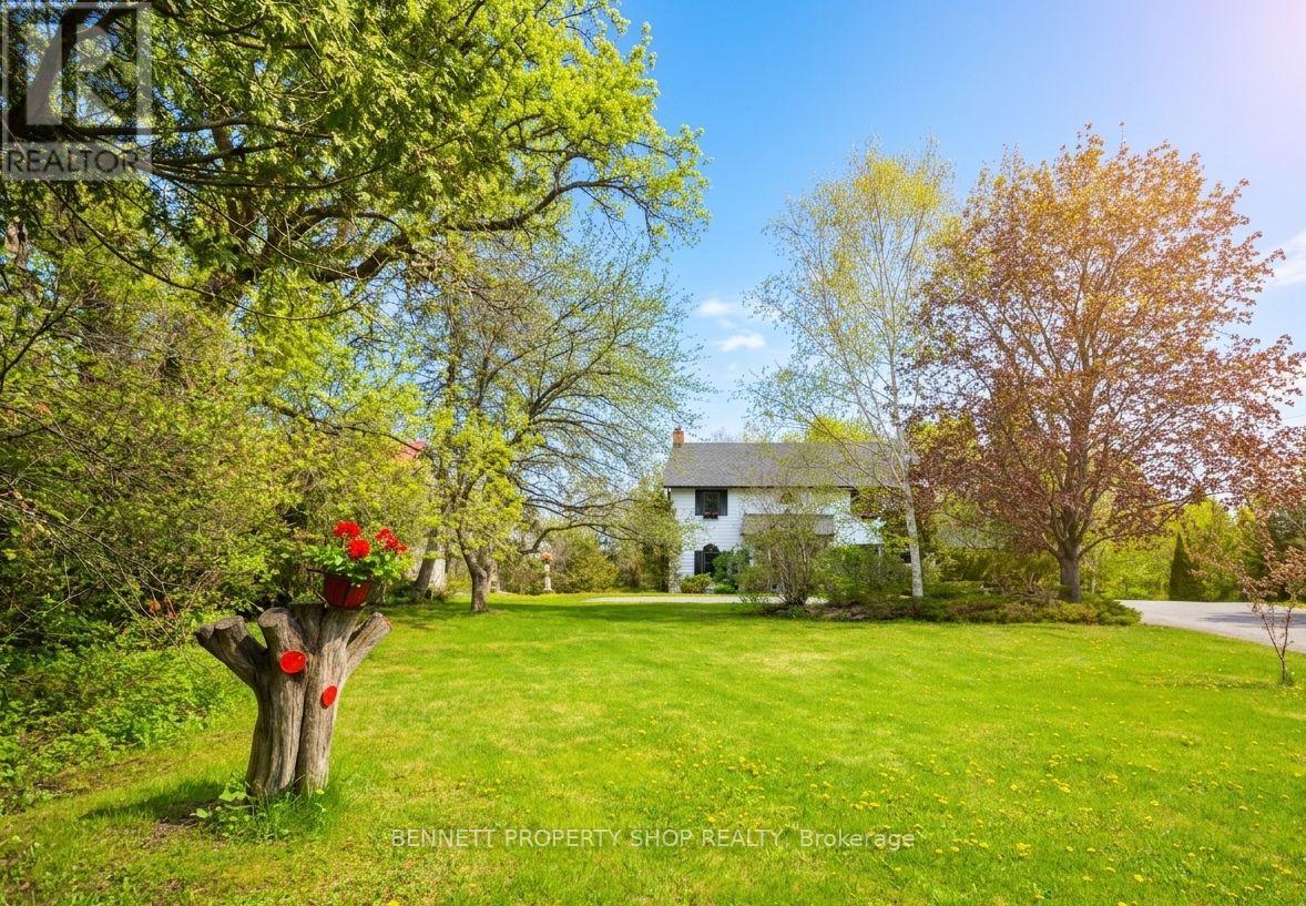 5696 MANOTICK MAIN STREET