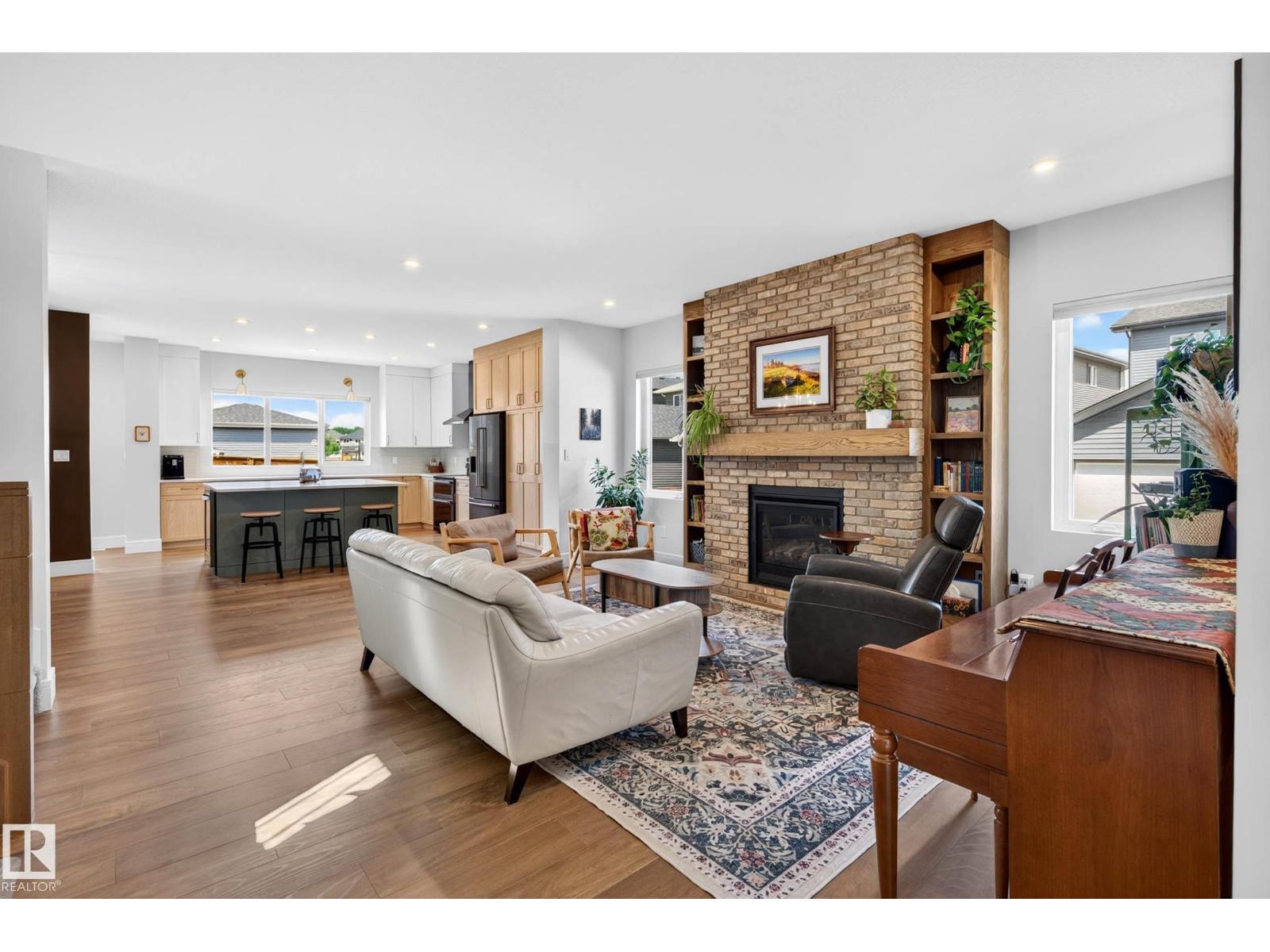 30 ROSEWOOD WY