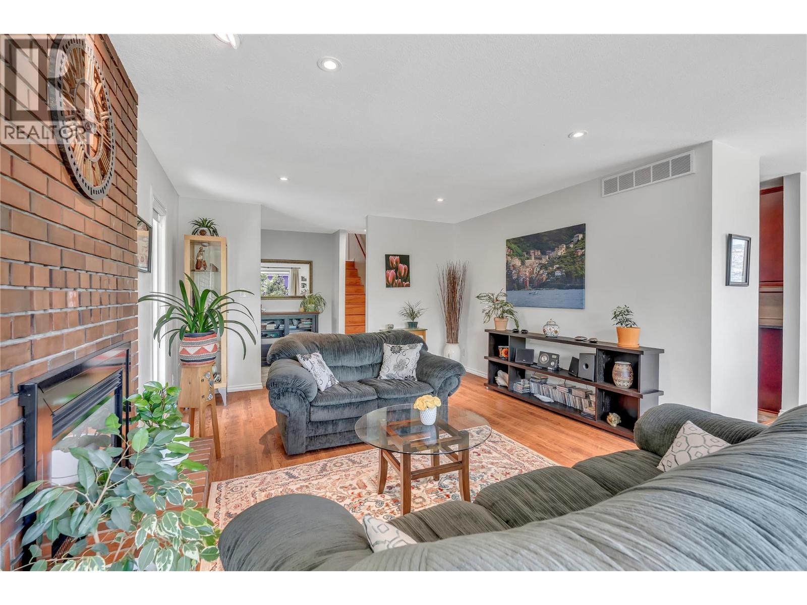 8704 Kuroda Place