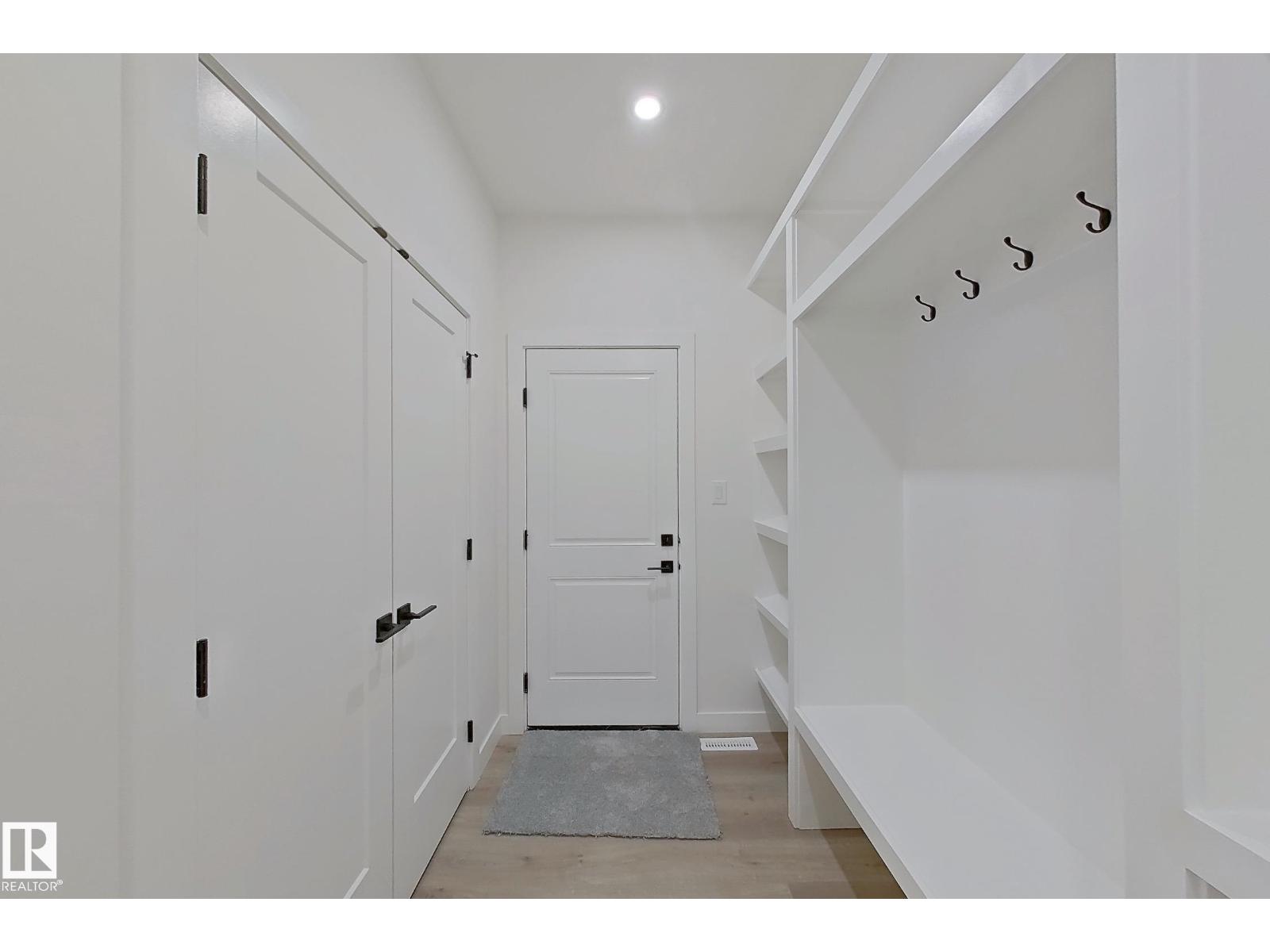 3158 MAGPIE WY NW