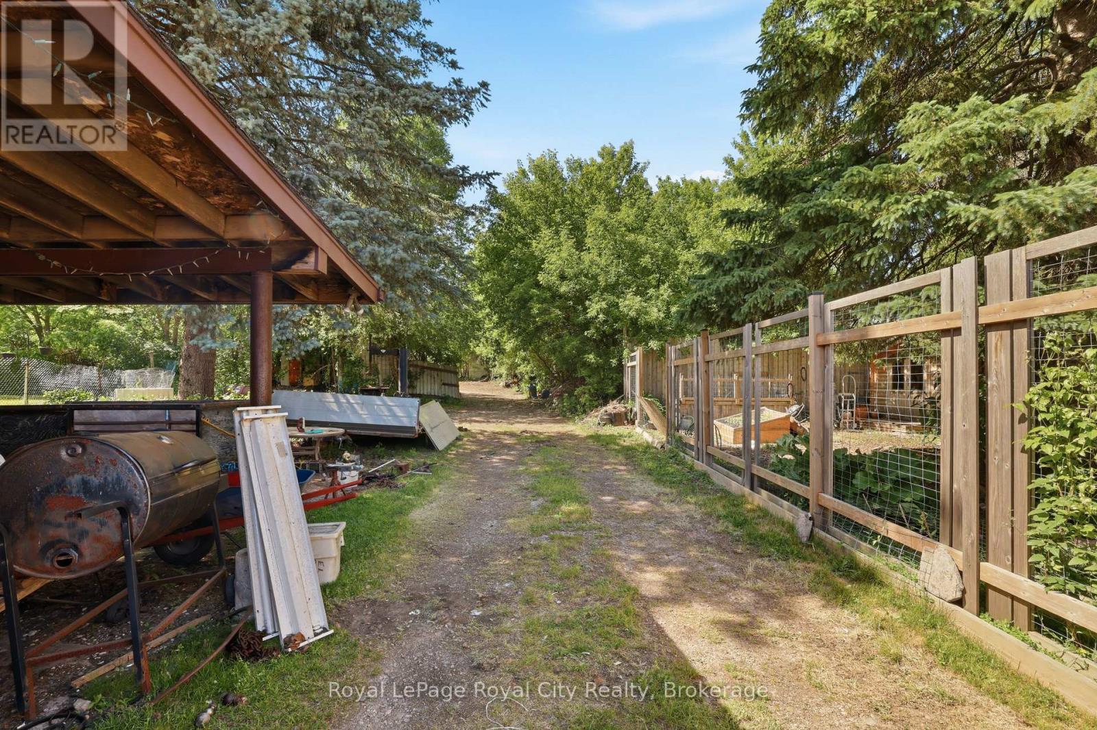 96 BEAUMONT CRESCENT