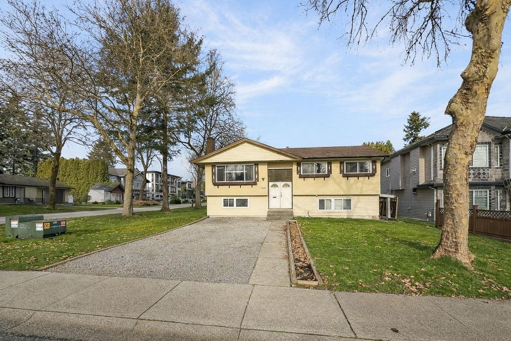 12959 CARLUKE CRESCENT, SURREY, BC V3V 6R5 - Image 4131065521.jpeg?d=l