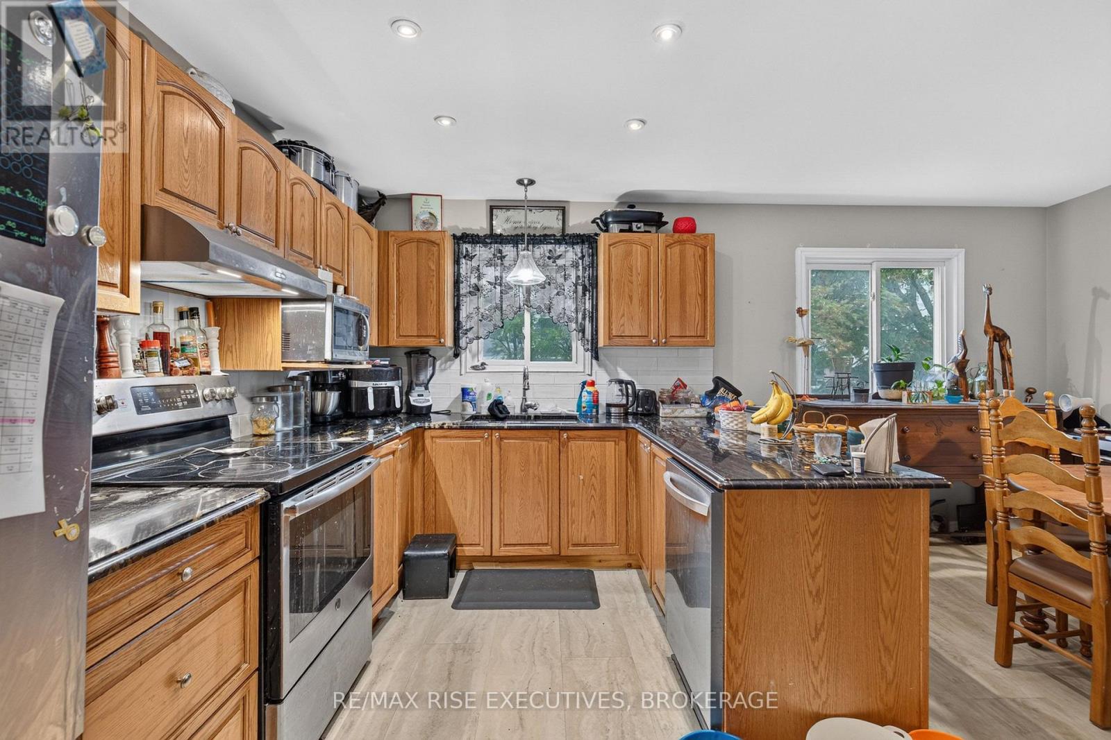 17 - 870 WINCHESTER LANE