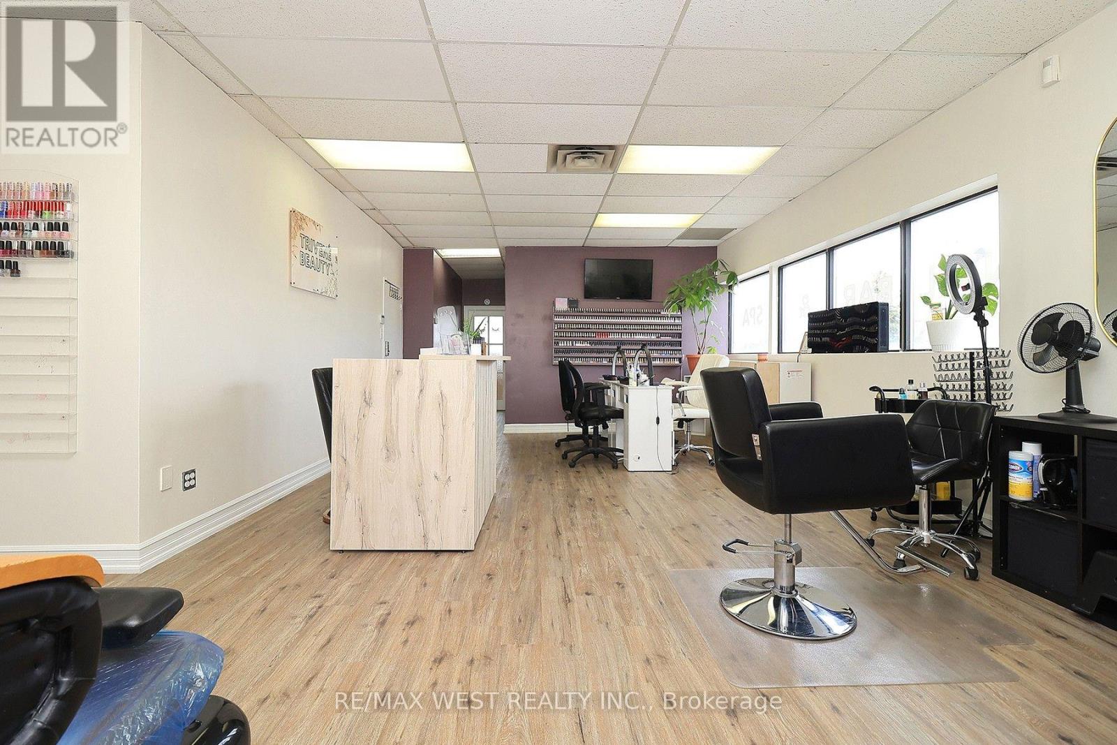 4-5 - 3702 KINGSTON ROAD