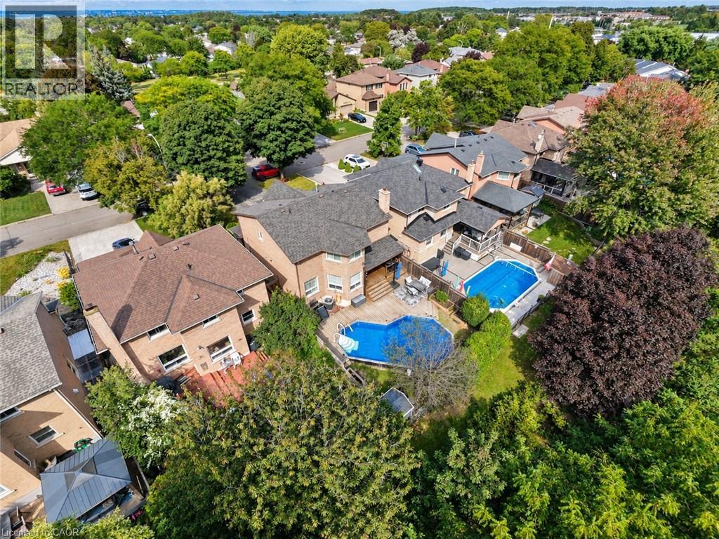 35 GERALD Crescent