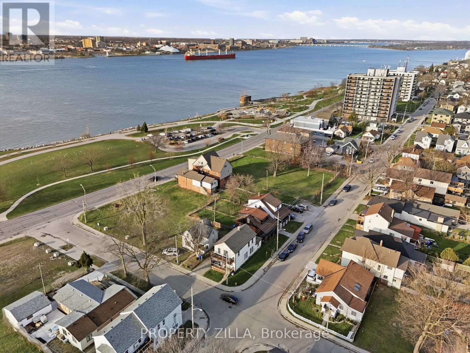819-829 RIVERSIDE DRIVE E